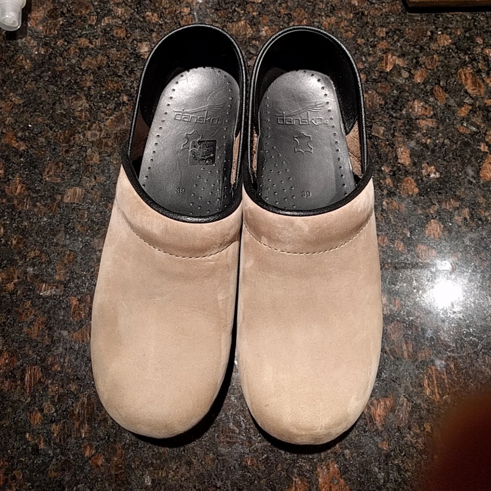 Dansko clogs, tan suede,