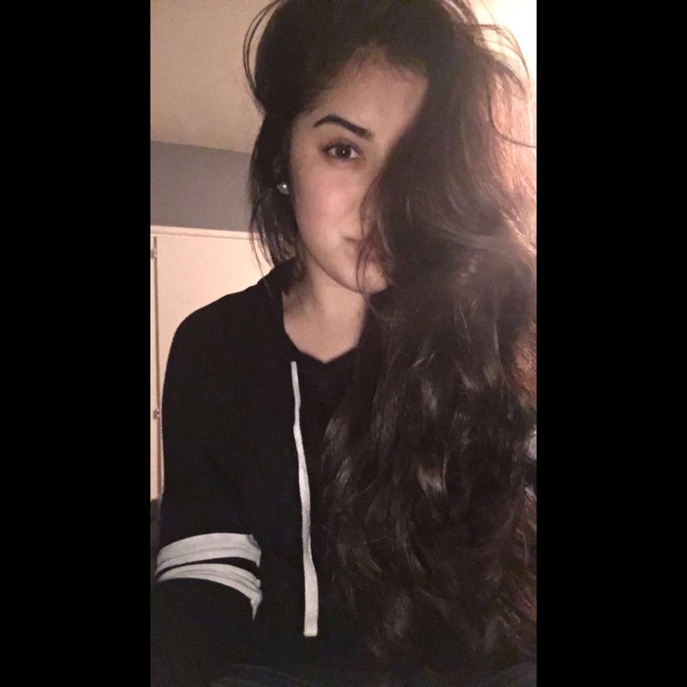 Meet your Posher, Clari