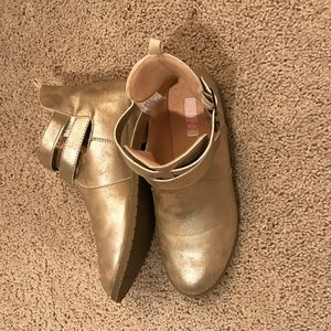 Girls boots from crazy 8.