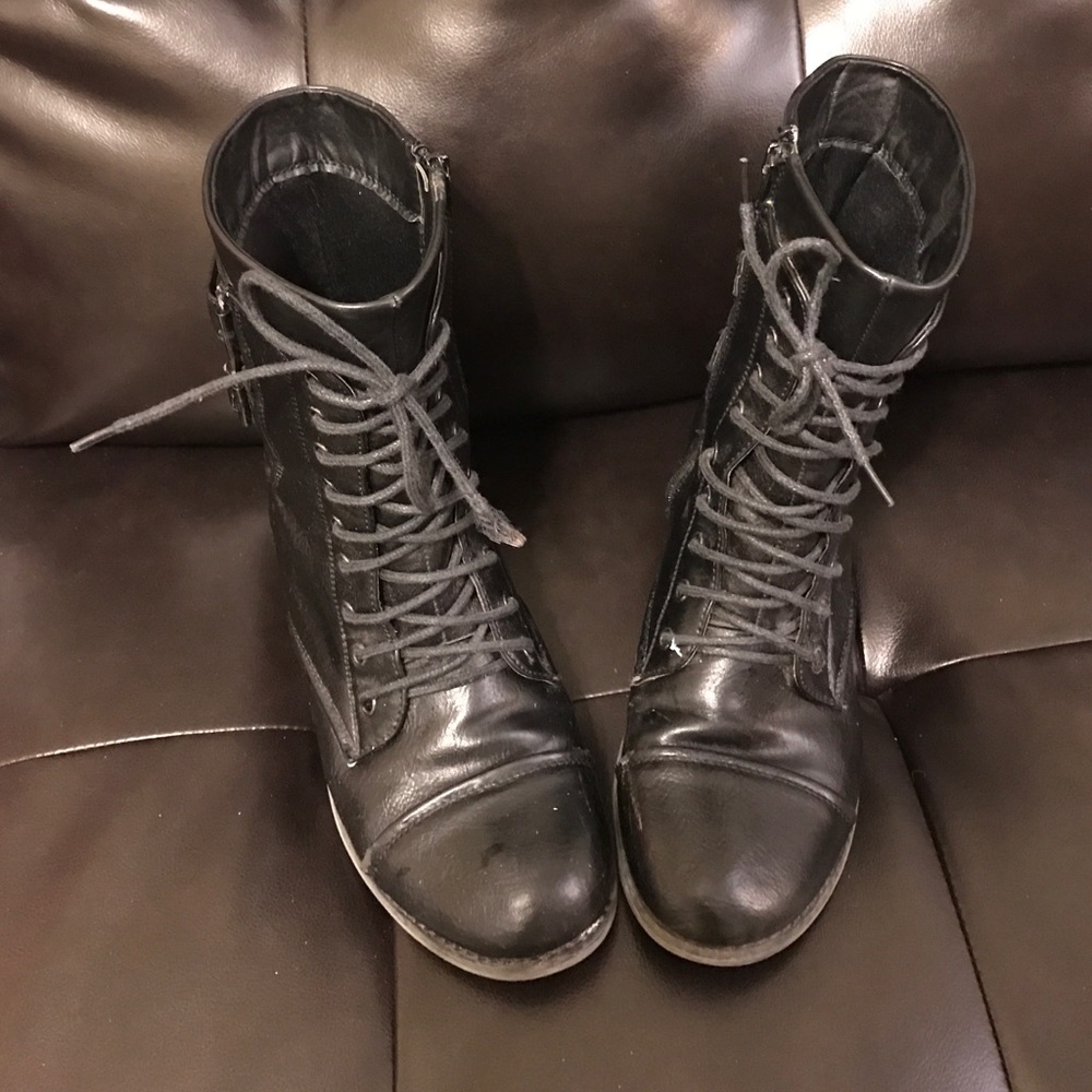 Combat boots