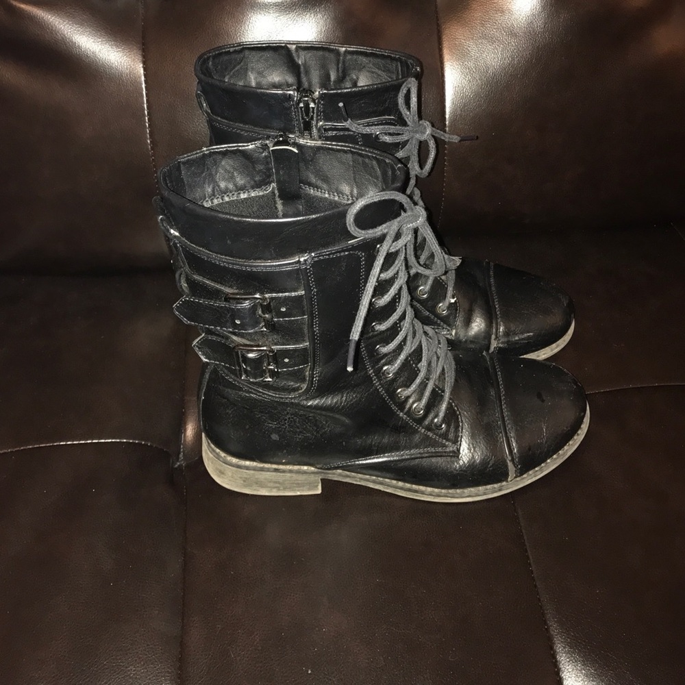 Combat boots - Picture 2 of 3