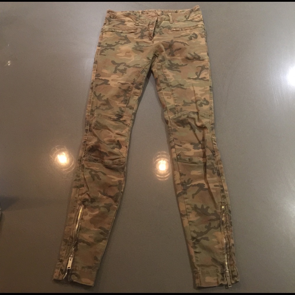 R13 Camo print Moto Skinny