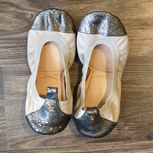 Yosi Samra Shoes - Yosi Samra Metallic Cap Toe Cream Foldable Flats