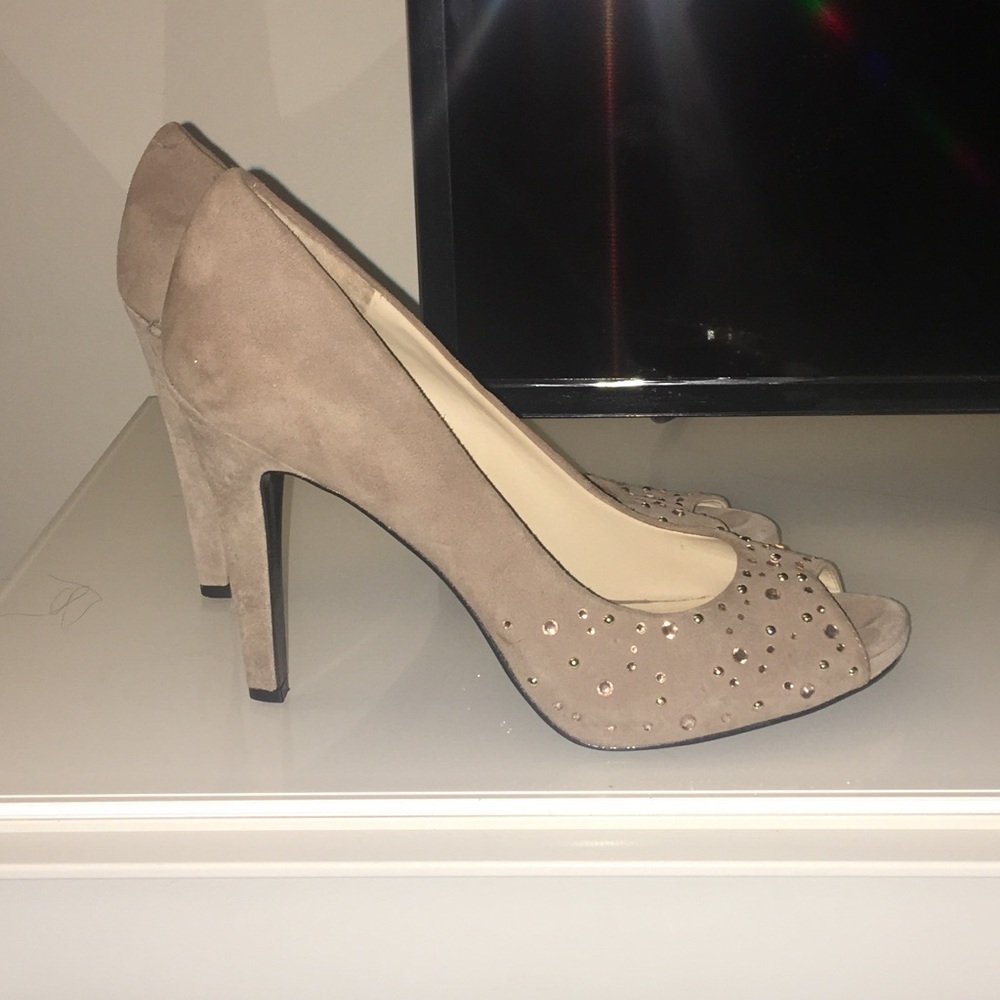 NINE WEST Peep Toe Tan Suede Heels