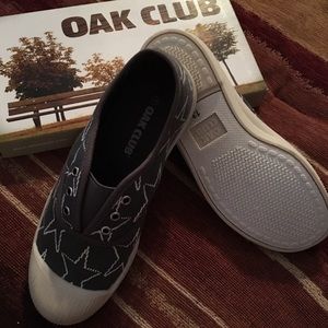 Kids slide on sneakers