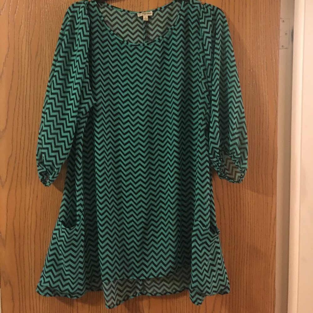 Zig zag tunic top
