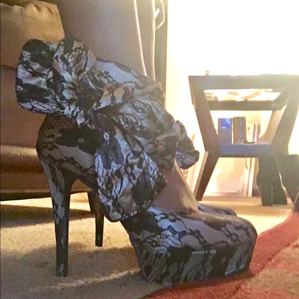 Side Bow Heels!!!
