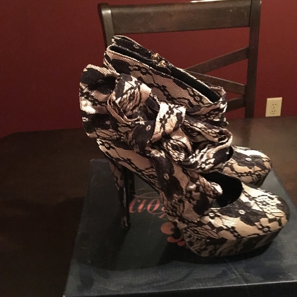 Side Bow Heels!!! - Picture 5 of 8