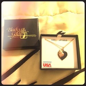 Black Hills Gold Black Heart Necklace with Leafs