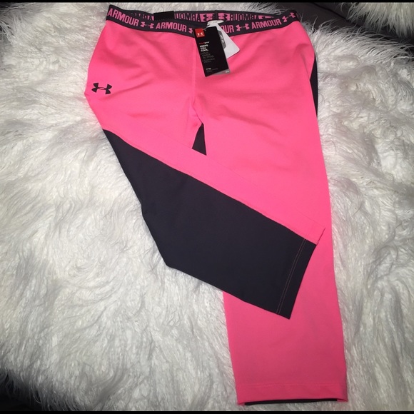 Under Armour- Junior Heat Gear Capri - Picture 2 of 3