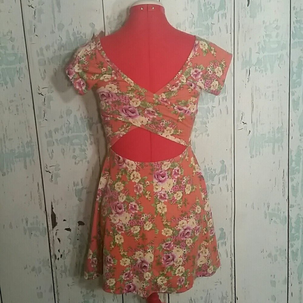 Dress - Picture 2 of 3