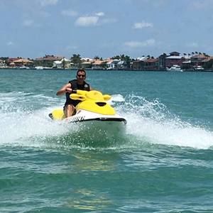 Meet your Posher, Hezi