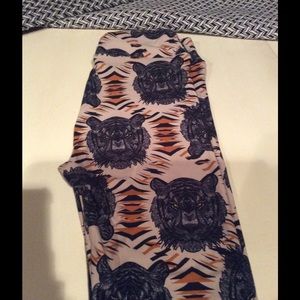 luLaRoe OS tiger leggings