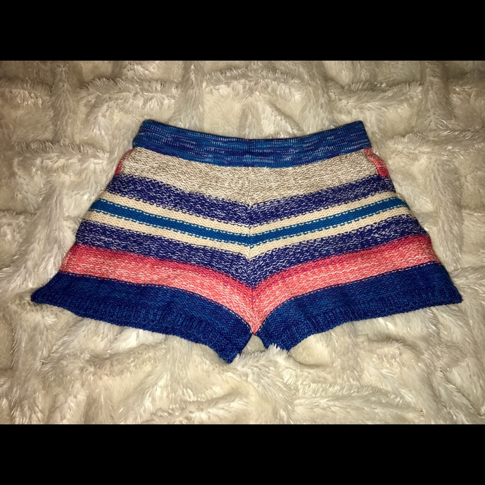 Cute little crochet knit shorts!