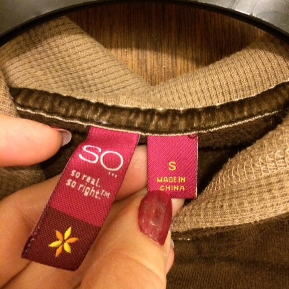 Brown / Tan Small Hoodie. Must Bundle - Picture 2 of 4