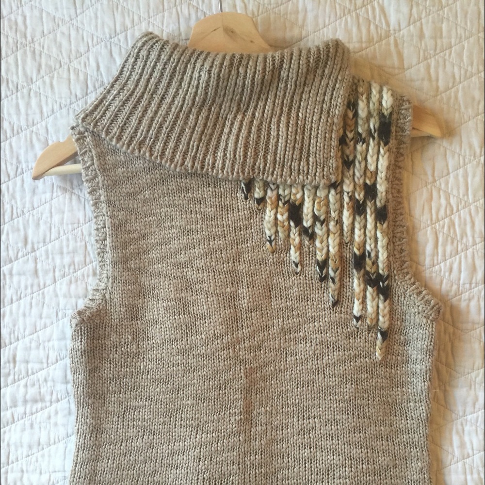 Zinc sleeveless sweater turtleneck
