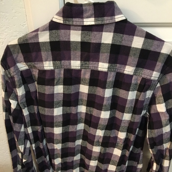 Long sleeve button down - Picture 4 of 6