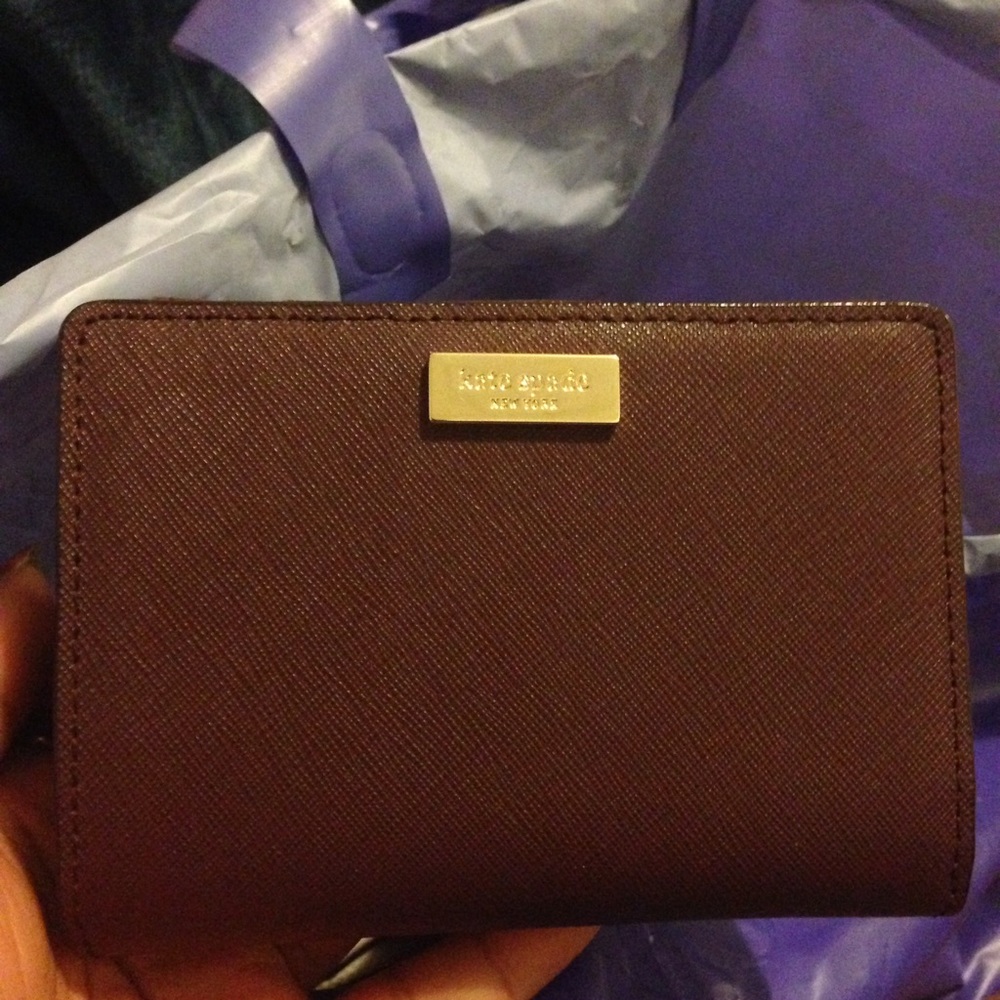 Kate Spade Laurel Way Cara wallet in Mulled Wine