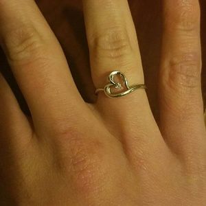 10K white gold heart ring
