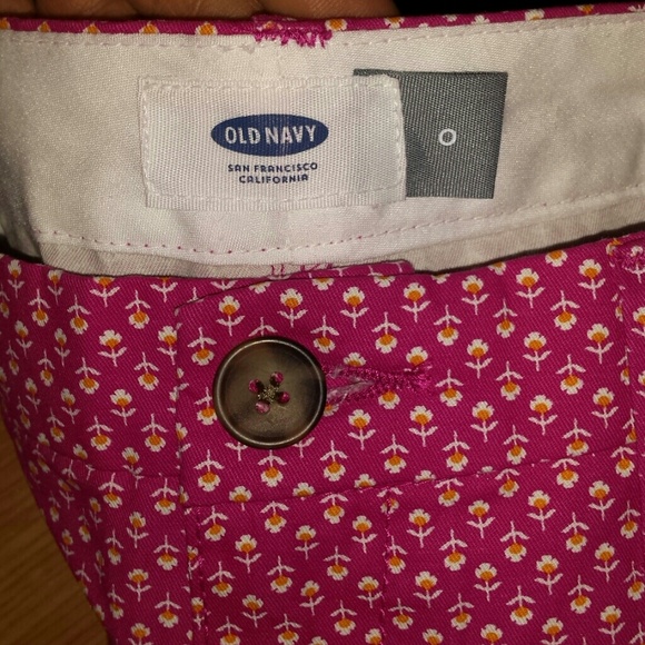 Old navy shorts - Picture 4 of 4