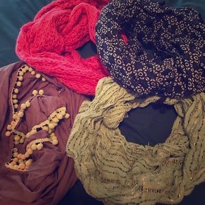 Scarfs!