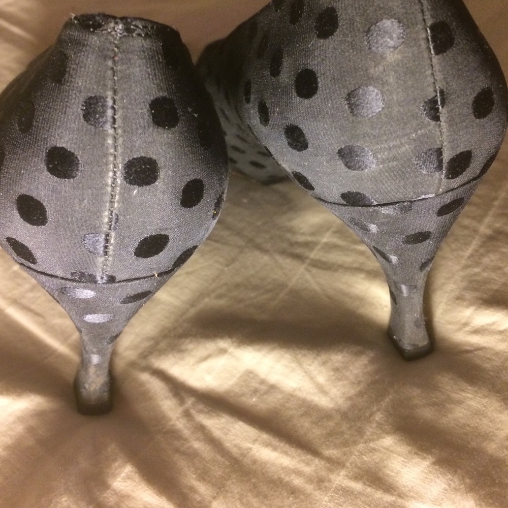 Stuart Weitzman - Picture 4 of 4