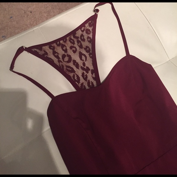 Maroon cute open back Dress - Picture 3 of 5