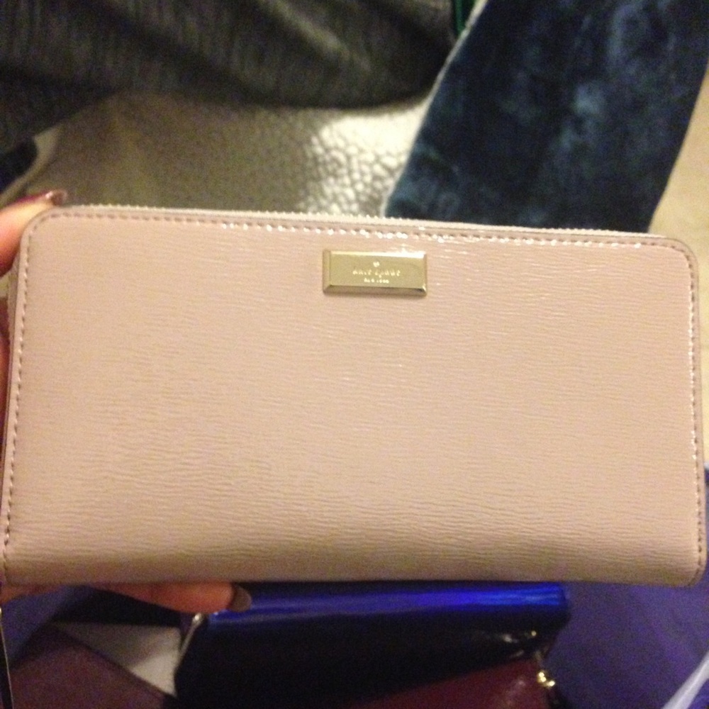 Kate Spade Mousse Frost Bixby Place Wallet SALE ❤️
