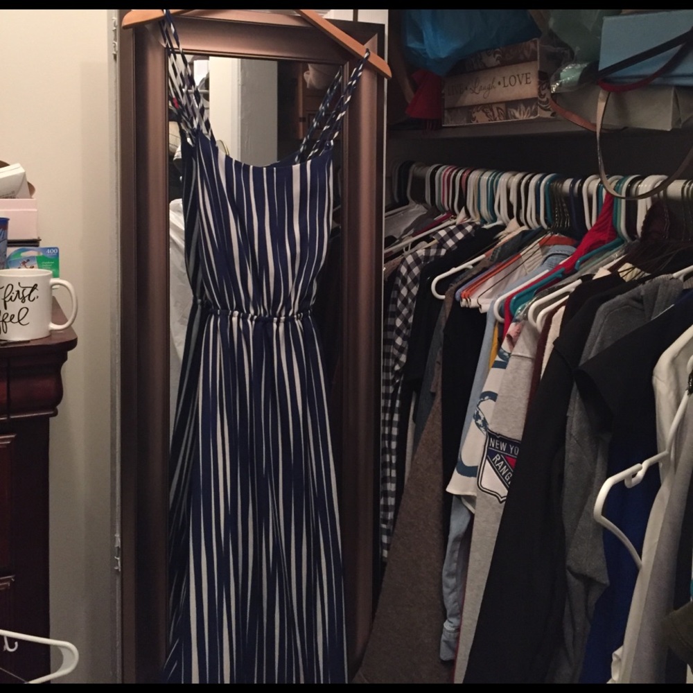Striped navy banana republic maxi dress