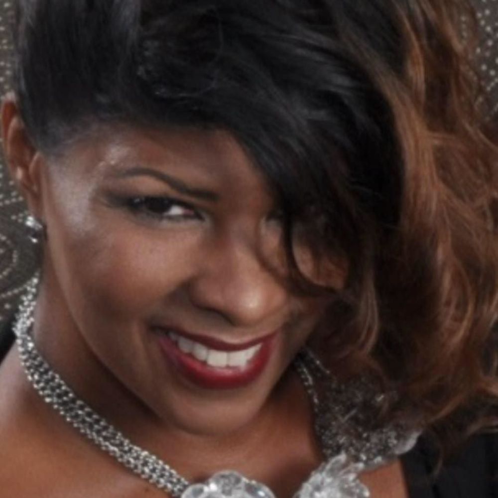 Meet your Posher, Vita