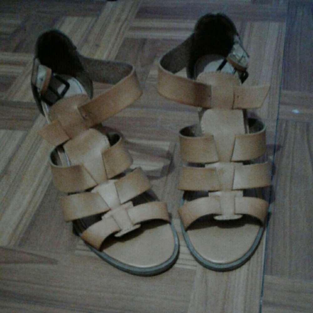 American Eagle heels