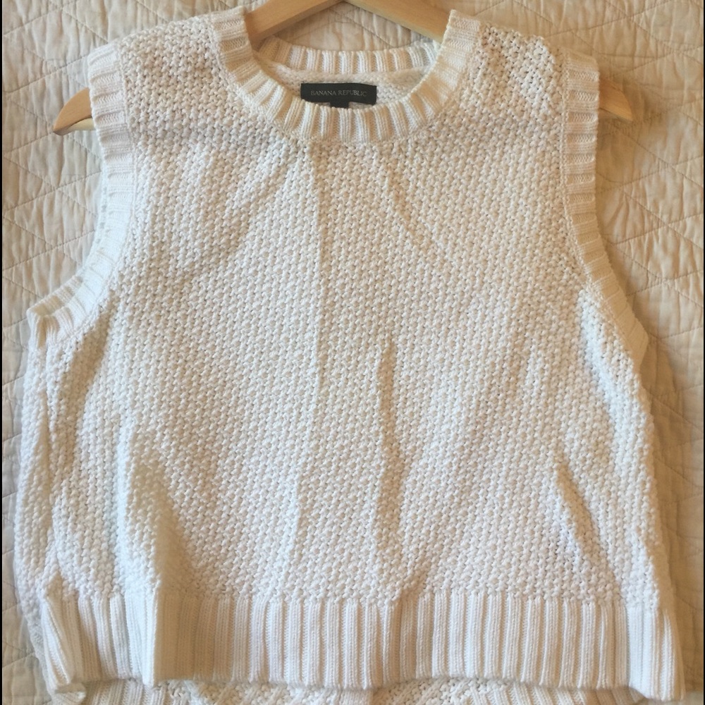 Crisp white open back sleeveless sweater cropped