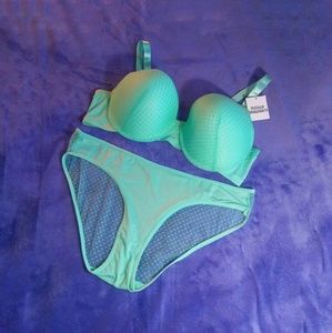 💥PRICE DROP! Push Up Bra & Panty Set