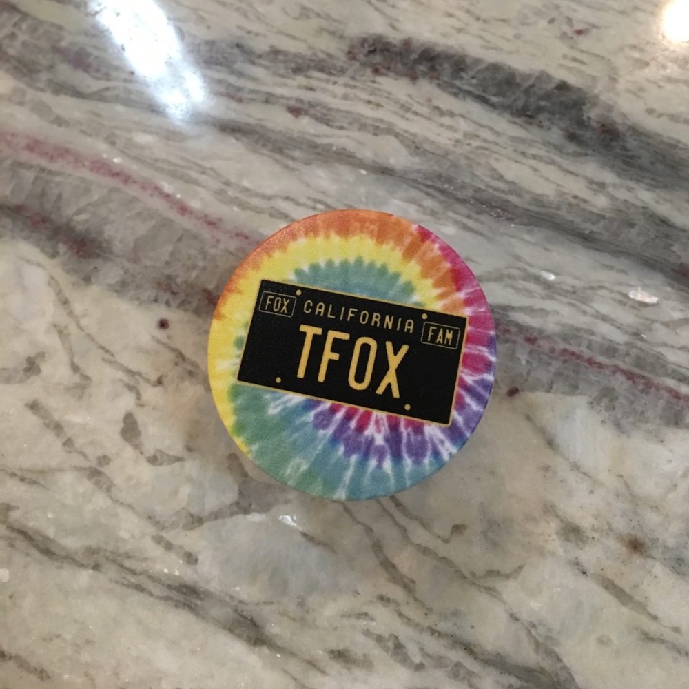 Tanner fox pop socket