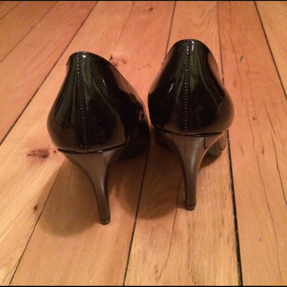 Simple black heel - Picture 3 of 4