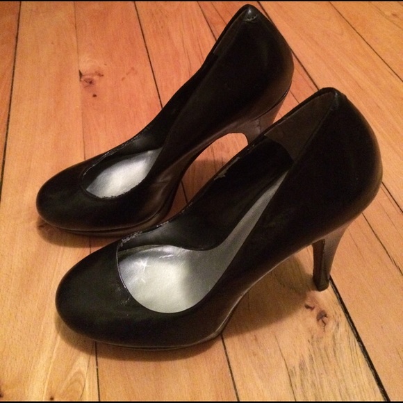 Black heel - Picture 2 of 4