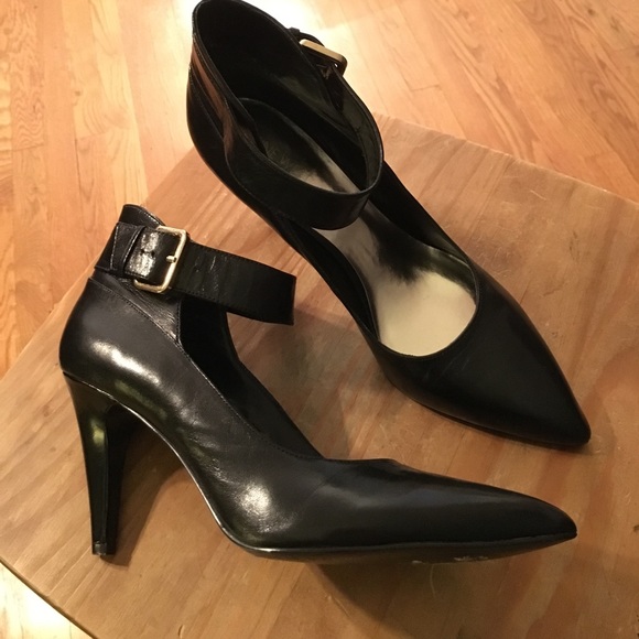 Nine West Shoes - Nine West Leather ankle strap heels, super classy!