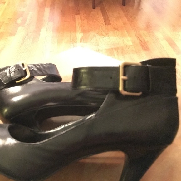 Nine West Leather ankle strap heels, super classy! - Picture 5 of 7