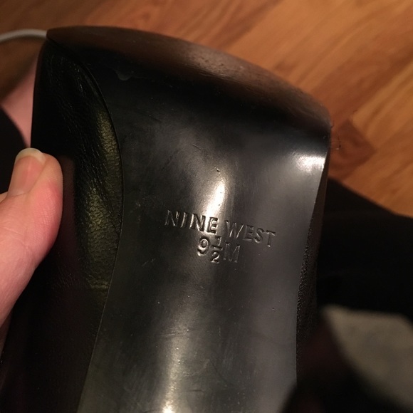 Nine West Leather ankle strap heels, super classy! - Picture 6 of 7