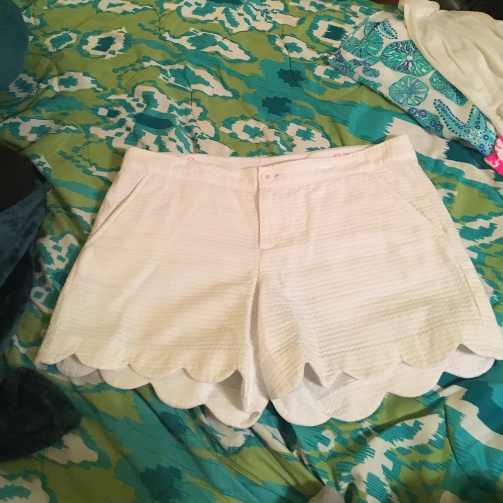 Lilly Pulitzer Buttercup Shorts (white)