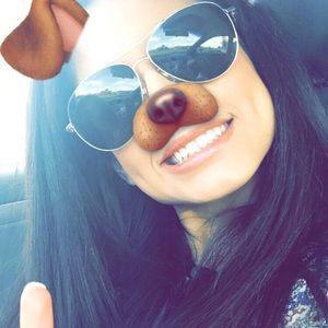 Meet your Posher, Valeria