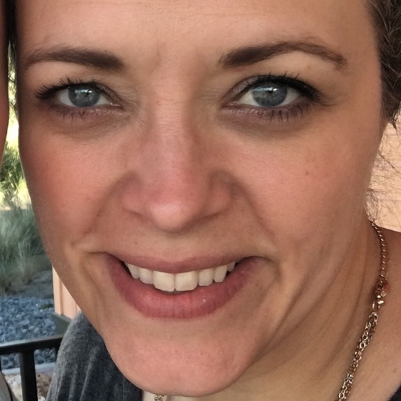 Meet your Posher, Melissa - Picture 1 of 1