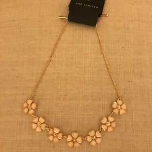 The Limited light pink flower necklace