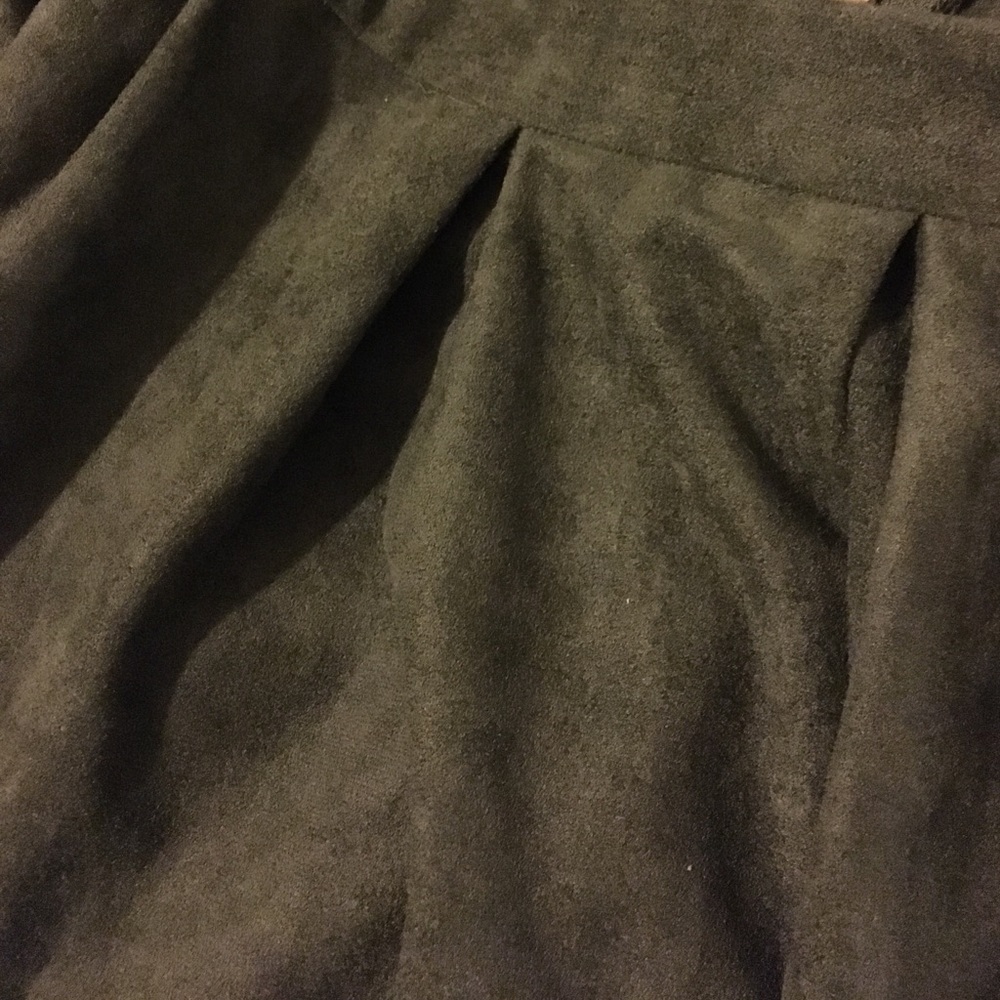 Green Suede Skirt - Picture 3 of 6