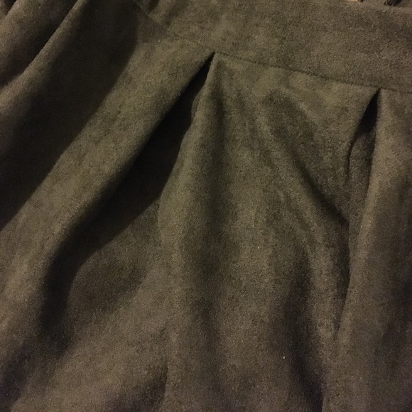 Green Suede Skirt - Picture 3 of 6