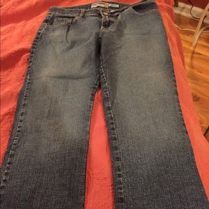 Old Navy capris, size 10 stretch, excellent cond