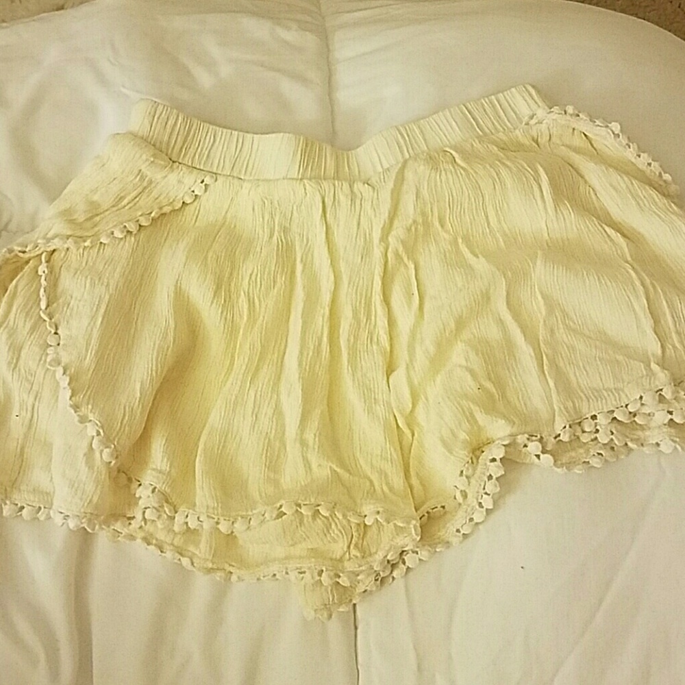 Cream short