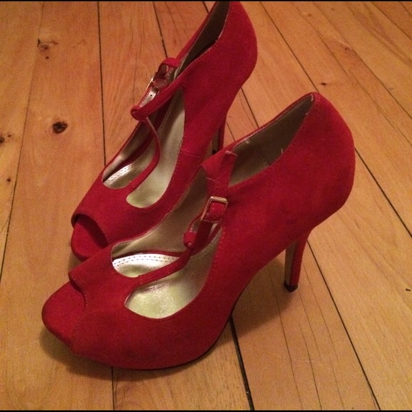 Sexy red heel - Picture 2 of 4