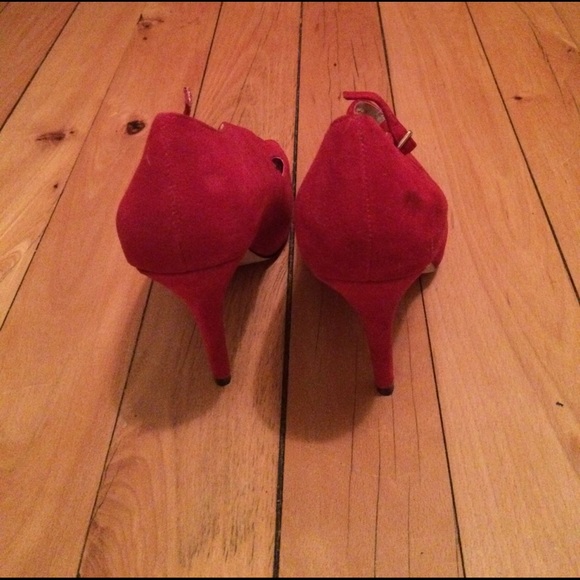 Sexy red heel - Picture 3 of 4