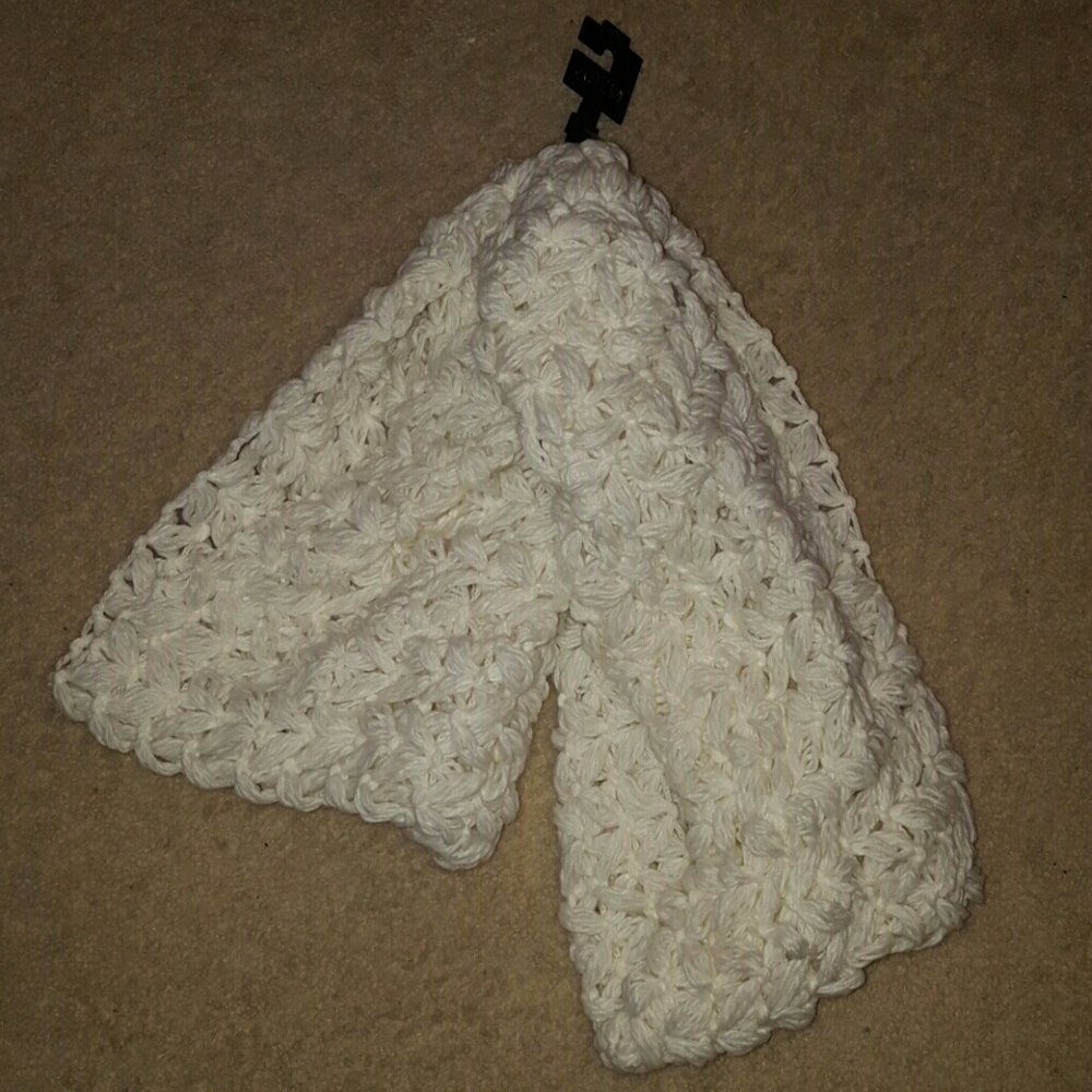 Apt 9 - Loop infinity scarf